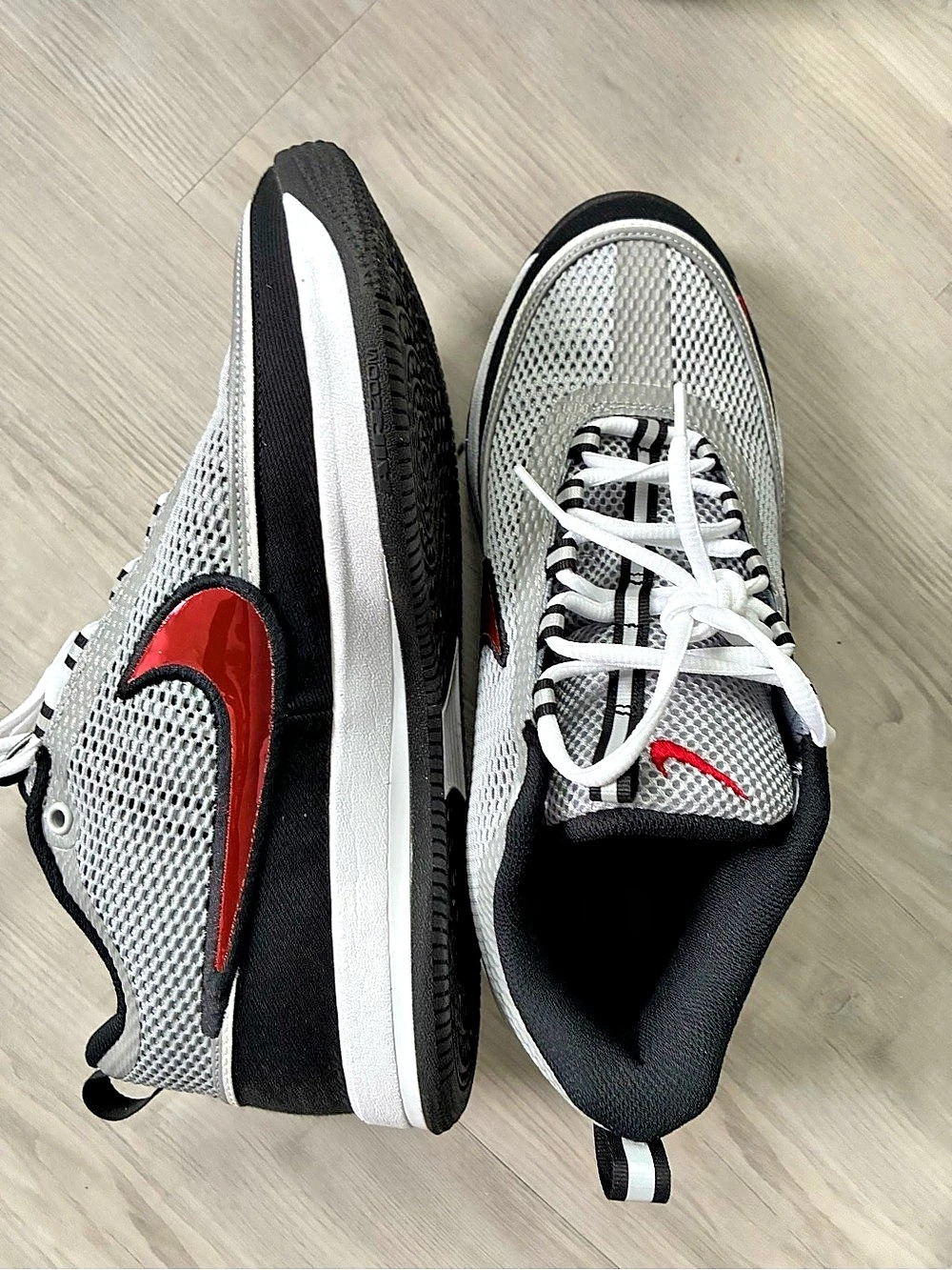 Nike Men’s Book 2 Spiridon